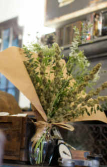 cannabis-blumenstrauss-geschenkidee